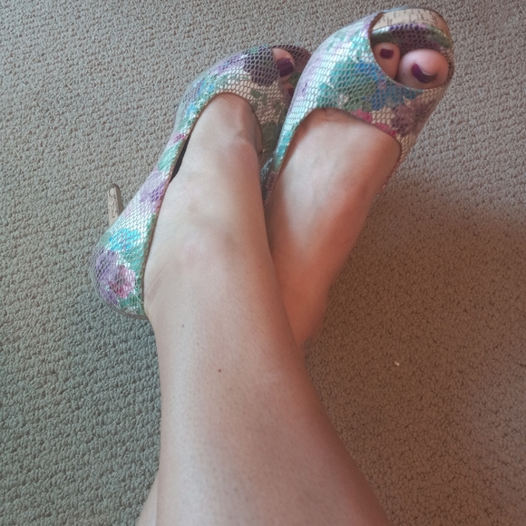 Torta Caliente Heels - Picture 11 of 13